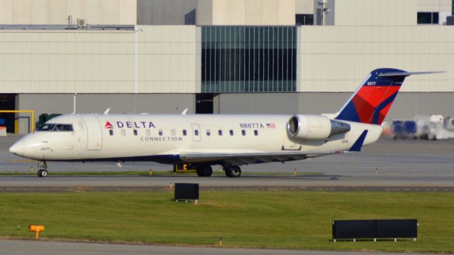 Canadair Regional Jet CRJ-200 (N8877A) - 7/10/19