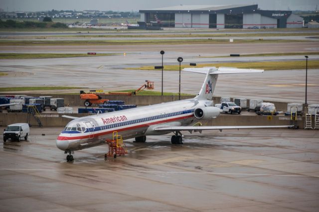 McDonnell Douglas MD-80 — - Unknown American MD80 parked at DFW