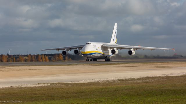 Antonov An-124 Ruslan (UR-82009)