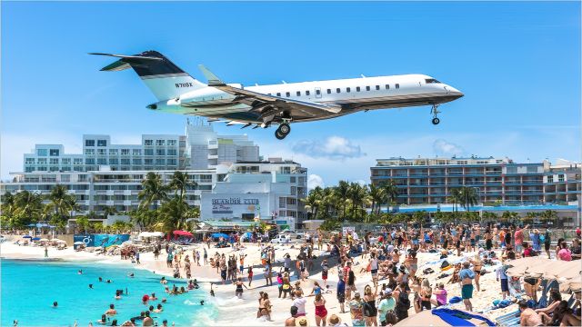 Bombardier Global Express (N711SX)