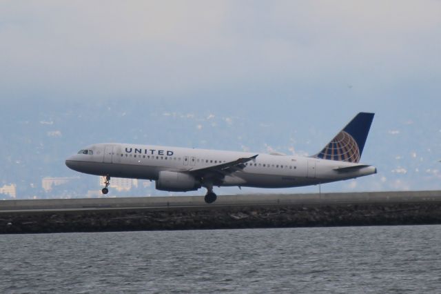 Airbus A320 (N419UA)