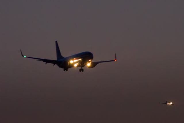 Boeing 737-800 —