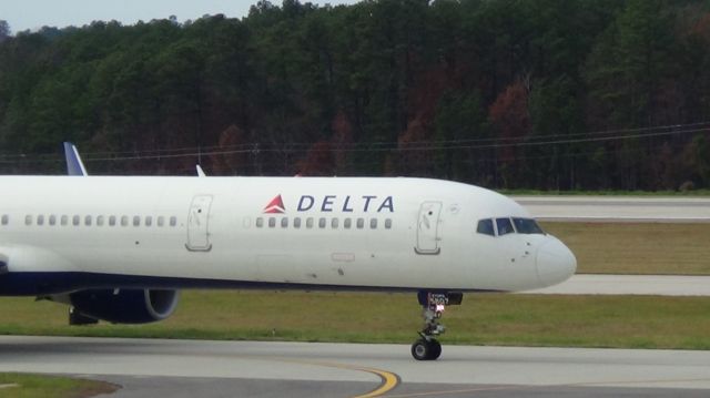 BOEING 757-300 (N587NW) - This is one of the only 757-300 that has ever come to RDU.  Delta 1803 departing to Atlanta at 1:46 PM EST.  Taken November 29, 2015 with Sony HDR-CX230.  