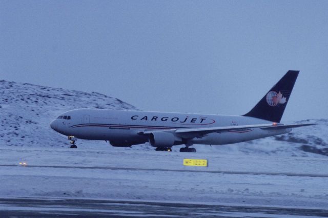 BOEING 767-200 (C-FMCJ) - Landing in Iqaluit, Nunavut Nov.05.2015