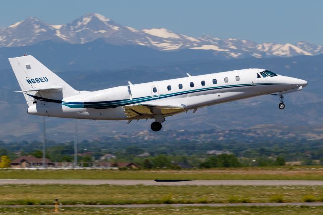 Cessna Citation Sovereign (N68EU) - N68EU just off KFNL.