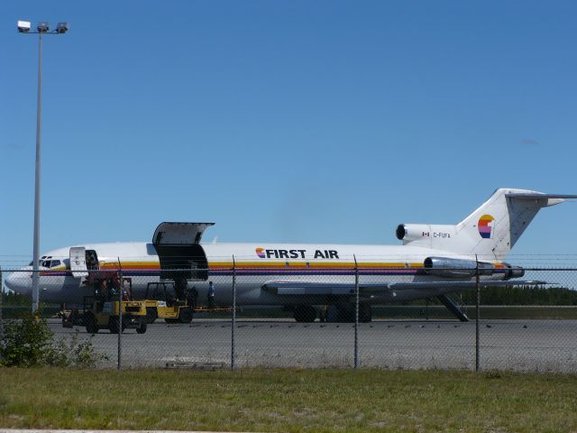 BOEING 727-200 (C-FUFA) - Flight FAB266 is going to Iqaluit (CYFB)br  Taken Sunday, August 26, 2007