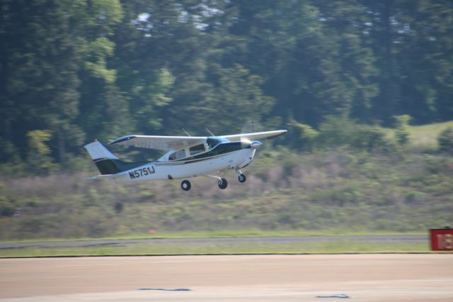 Cessna Centurion (N5751J) - Departing runway 18