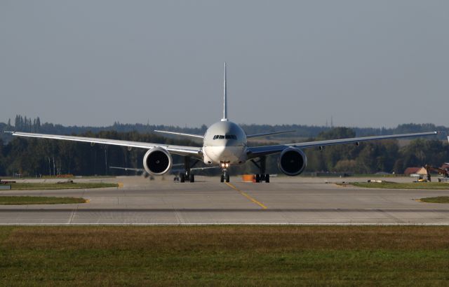 BOEING 777-300ER (A7-BEQ)