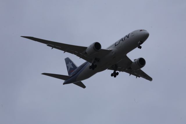 Boeing 787-8 (CC-BBE)