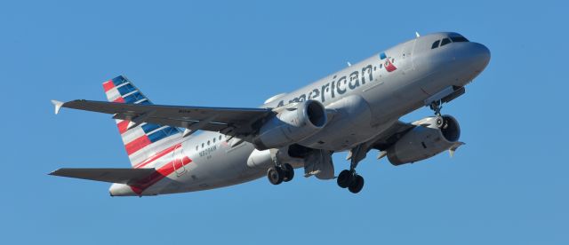 Airbus A319 (N809AW) - phoenix sky harbor international airport 18OCT22