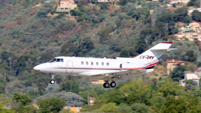 Hawker 800 (CS-DRV)