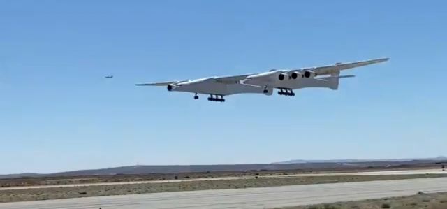 STRIPLIN Sky Ranger (N351SL) - Stratolaunch fly-by br /April 29, 2021