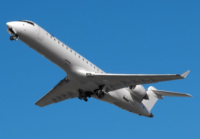 Canadair Regional Jet CRJ-700 (N24EA) - Elite Airways CRJ-700 departing RWY 27