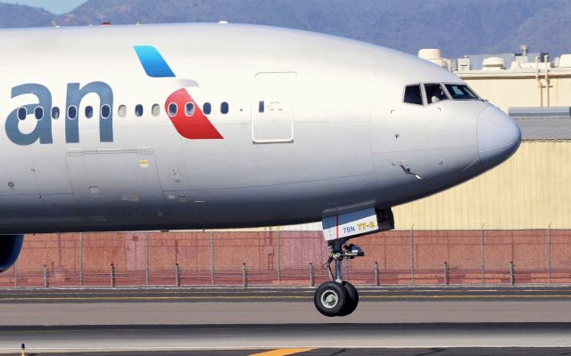 Boeing 777-200 (N754AN) - phoenix sky harbor international airport 01FEB20