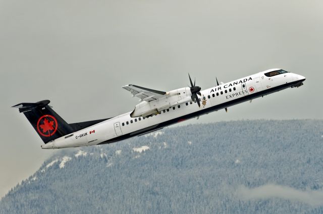 de Havilland Dash 8-400 (C-GKUK)