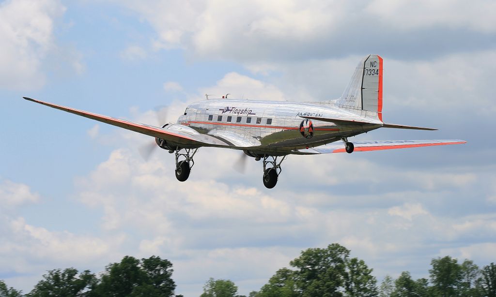 Douglas DC-3 (N17334) - DC3 owned by the Flagship Detroit Foundation. June 2009.