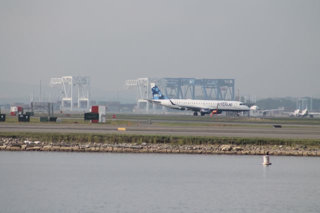 Embraer ERJ-190 (N187JB) - JetBlue E190 taxiing off of runway 4R at Logan.