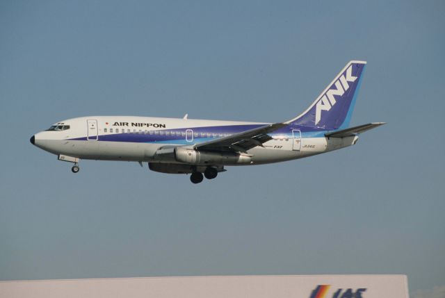 Boeing 737-200 (JA8416) - Short Final at Tokyo-Haneda Intl Airport Rwy34L on 1995/01/15