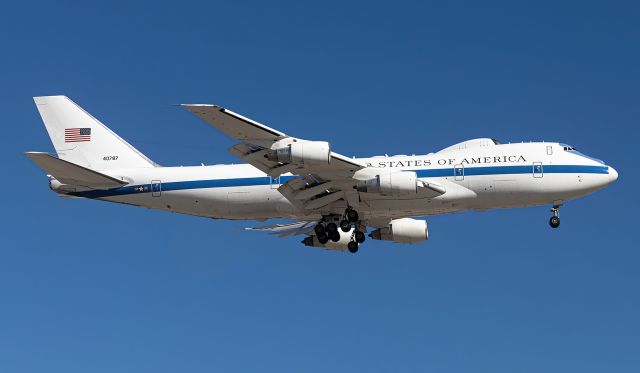 Boeing 747-200 (74-0787) - SLICK99