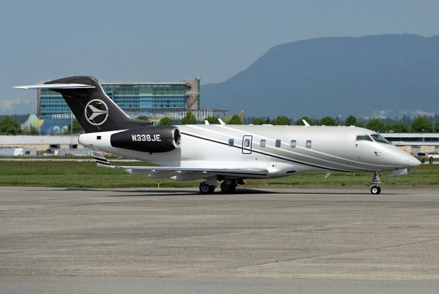 Bombardier Challenger 300 (N338JE)