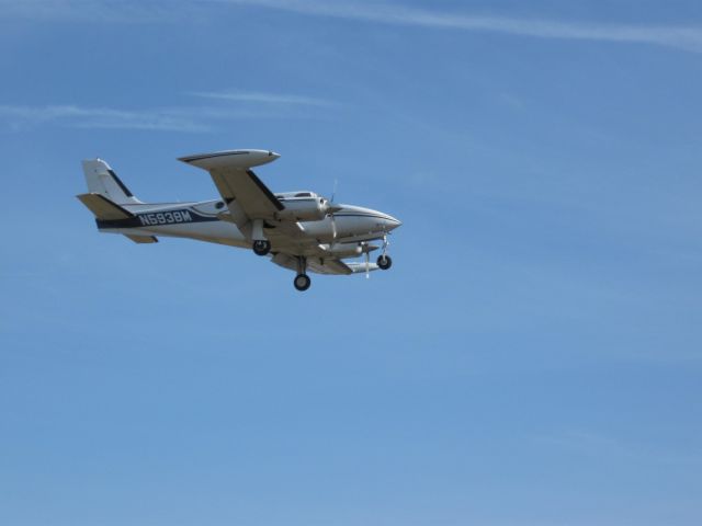 Cessna 310 (N5938M) - Coming in at Ocean City, NJ