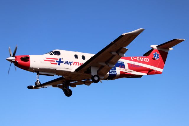 Pilatus PC-12 (C-GMXD) - Airmedic
