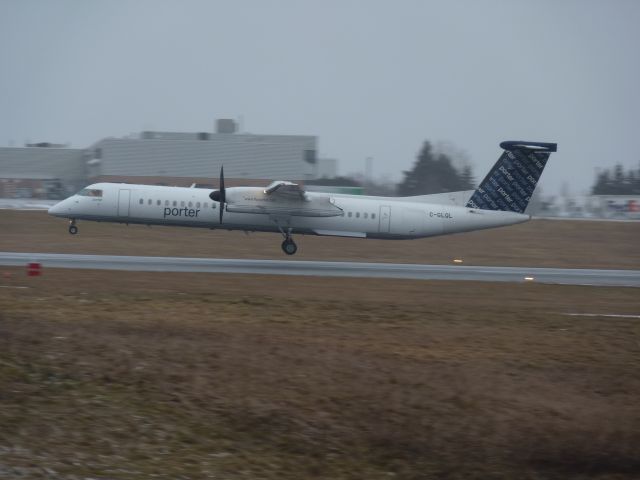 C-GLQL — - landing on runway #25
