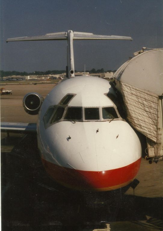 Douglas DC-9-10 —