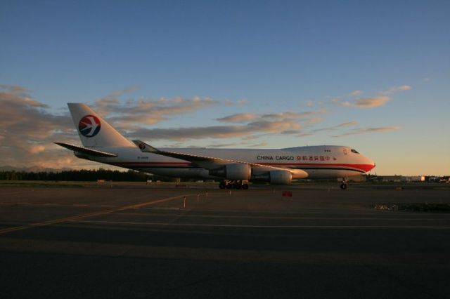 B-2426 — - Cargo King Heavy, just arrived Rwy 7L at PANC