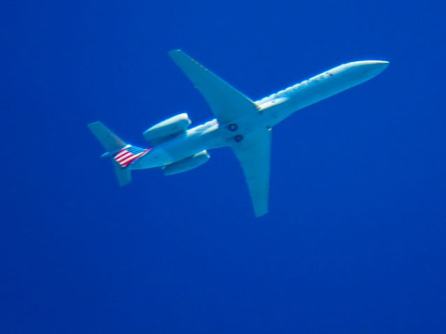 Embraer ERJ-135 (N825AE)