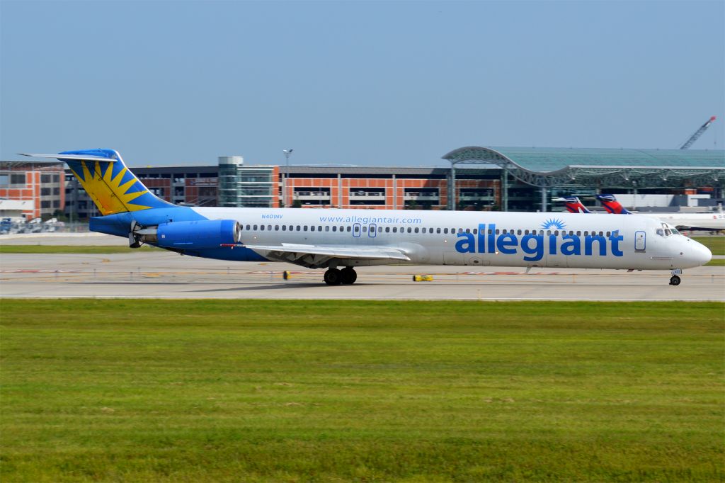 McDonnell Douglas MD-83 (N401NV)