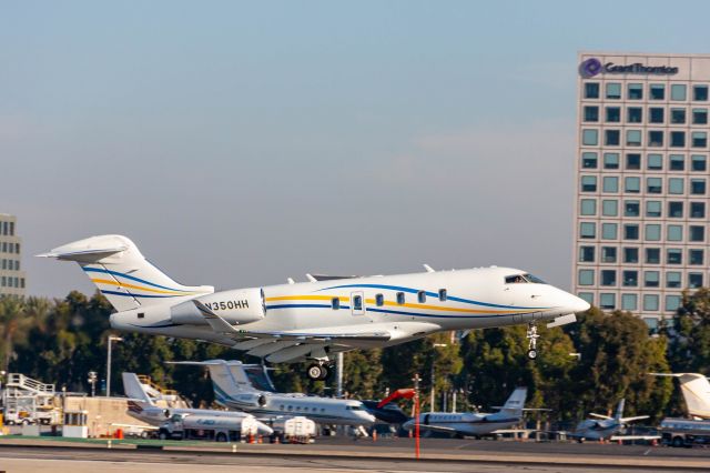 Bombardier Challenger 300 (N350HH)