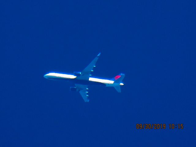 Boeing 757-200 (N711ZX)