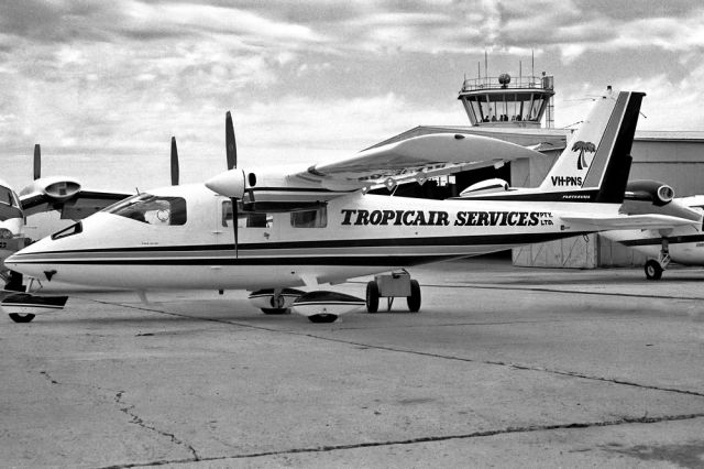 Partenavia P-68 (VH-PNS) - TROPICAIR SERVICE - PARTENAVIA P-68B - REG VH-PNS (CN 71) - ESSENDON AIRPORT MELBOURNE VIC. AUSTRALIA - YMEN 6/3/1977