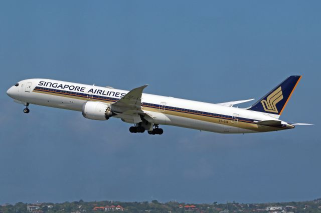 BOEING 787-10 Dreamliner (9V-SCI)