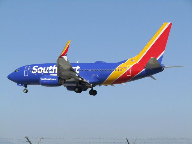 Boeing 737-700 (N962WN) - Landing RWY 30