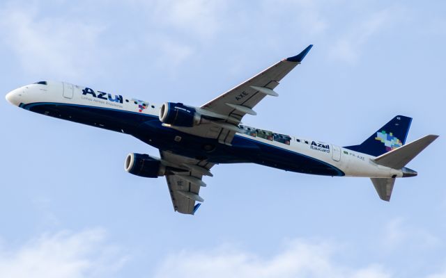 Embraer ERJ-190 (PR-AXE)