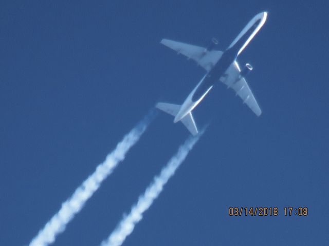 Boeing 757-200 (N683DA)