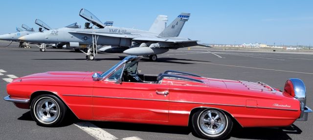 McDonnell Douglas FA-18 Hornet — - Warbirds and a T-bird