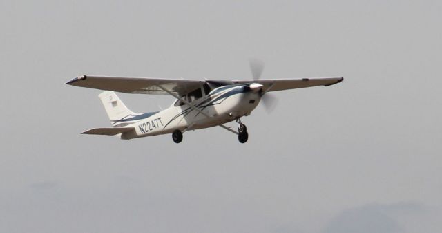 Cessna Skylane (N2247T) - Feb 2016