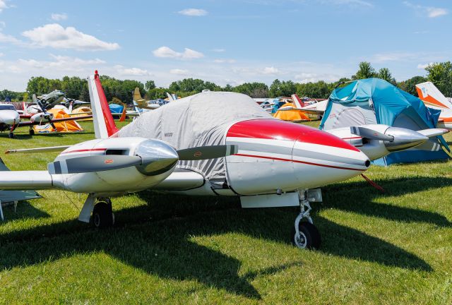 Piper PA-30 Twin Comanche (N8320Y)