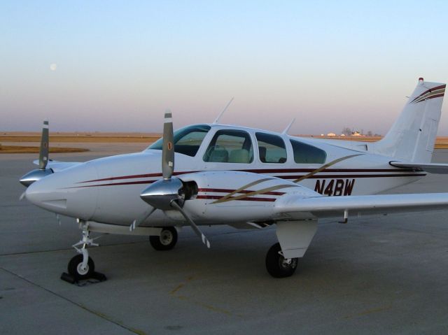 Beechcraft 55 Baron (N4BW)