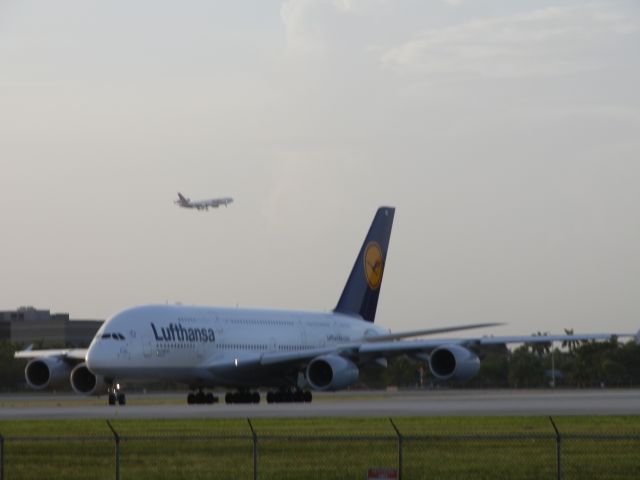Airbus A380-800 (D-AIMC)