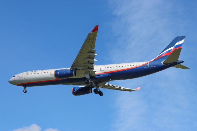 Airbus A330-300 (RA-73783)