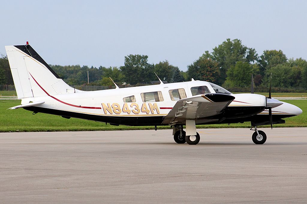 Piper Seneca (N8434M)