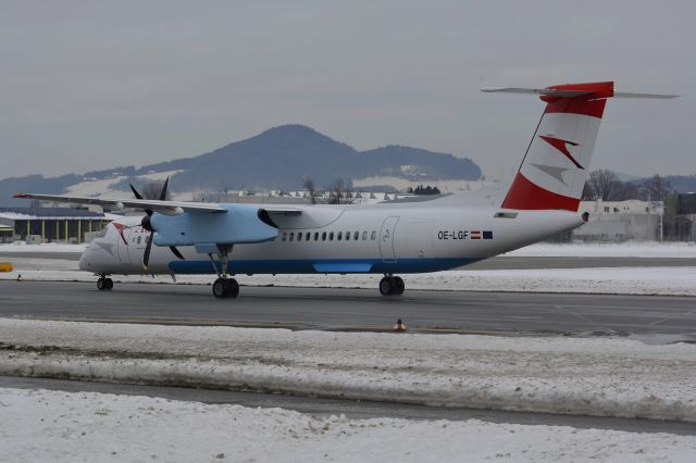 de Havilland Dash 8-400 (OE-LGF)