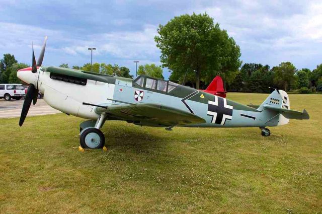 MESSERSCHMITT Bf-109 —