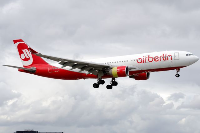 Airbus A330-200 (D-ALPJ)