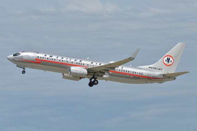 Boeing 737-800 (N905NN) - 07-16-24 23-R. Retrojet.