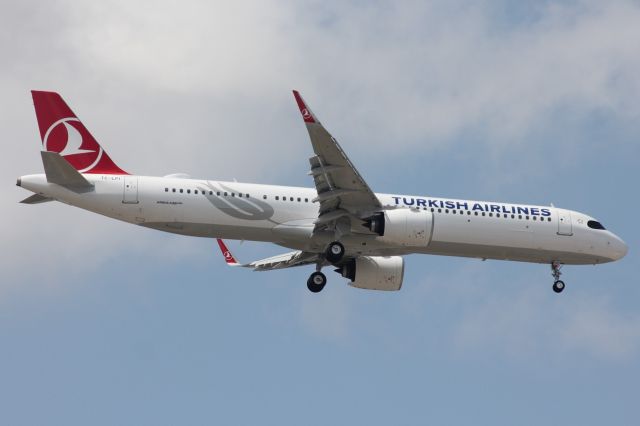 Airbus A321neo (TC-LPI) - MQM-IST